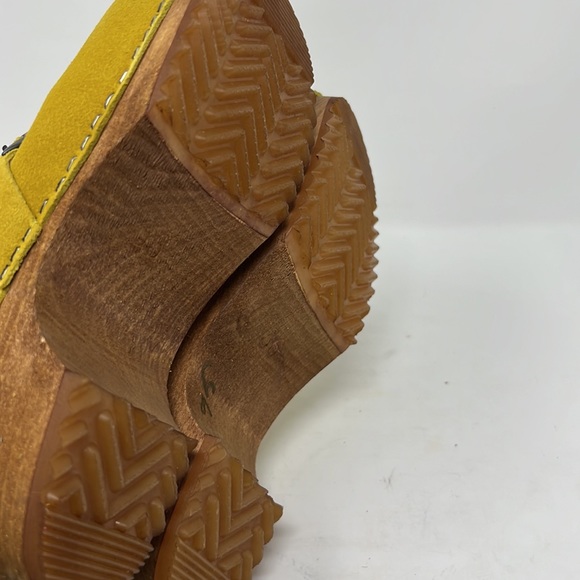 Sanita Wood Clog Shoe Yellow Women's Size 36 US 6 NWOT - Picture 4 of 6